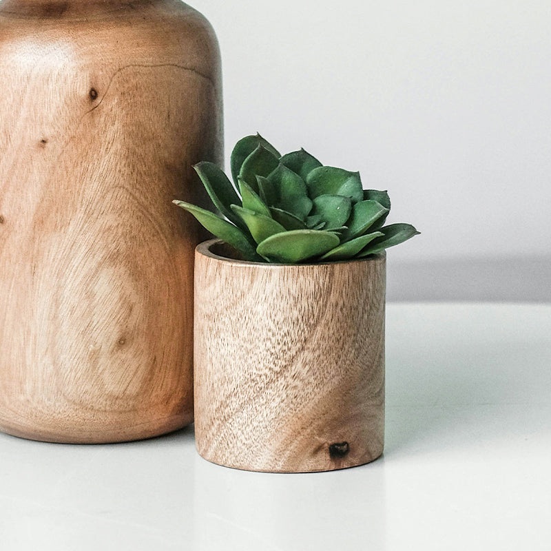 Wooden cylindrical vase for environmental protection