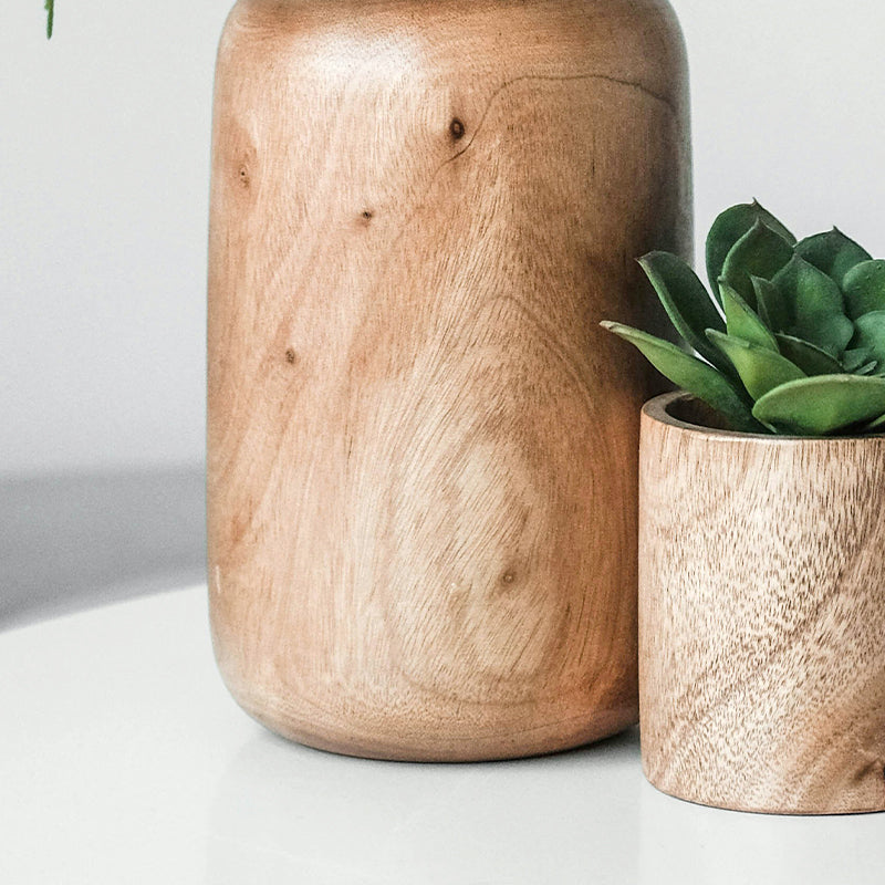 Wooden cylindrical vase for environmental protection